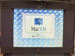 A Mac PowerBook 540c MacOS boot screen 