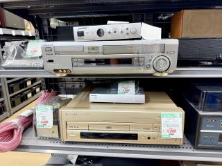 A silver Sony WV-ST1 and a gold Pioneer DVL-9