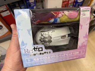 An anime-themed mouse that says Re:ゼロ